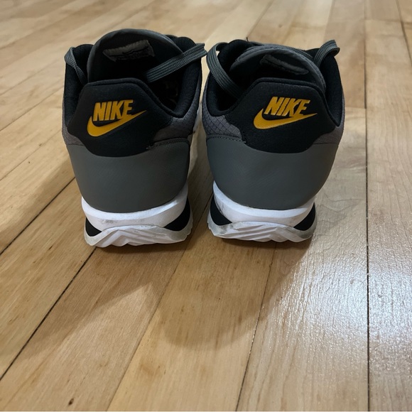 Nike Dark Gray Sneakers with White and Gold Accents - Picture 4 of 6